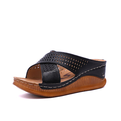 Mules Croisées en Cuir Évidé