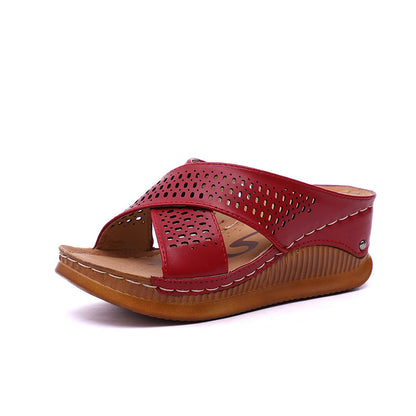 Mules Croisées en Cuir Évidé