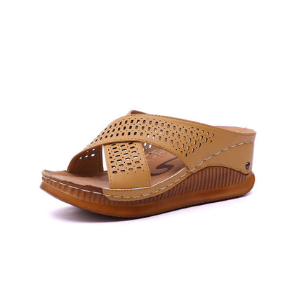 Mules Croisées en Cuir Évidé