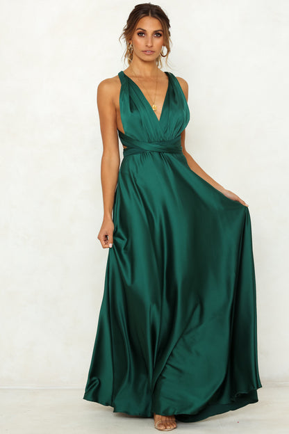 Robe satinée dos nu V‑décolleté