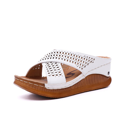 Mules Croisées en Cuir Évidé