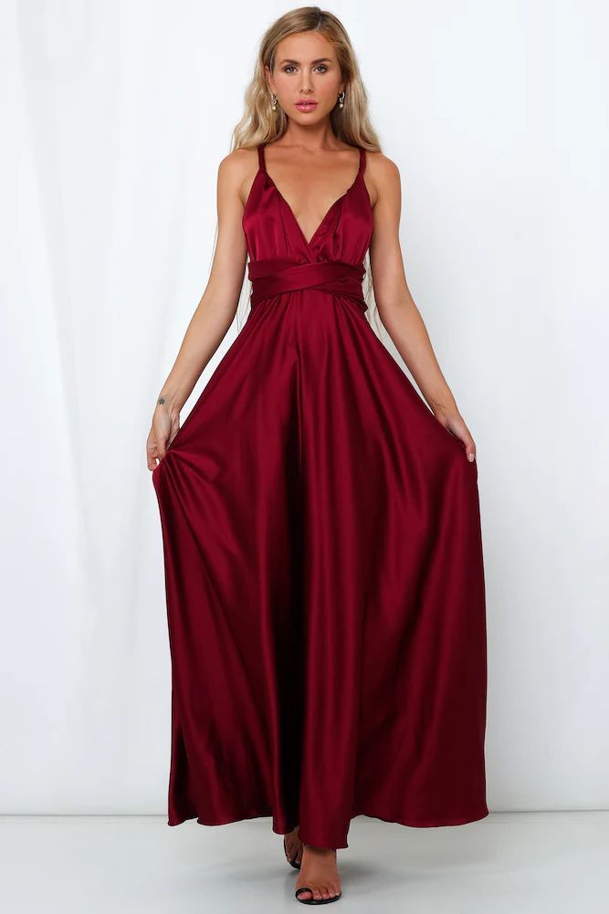 Robe satinée dos nu V‑décolleté