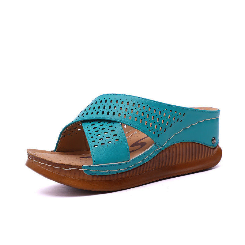 Mules Croisées en Cuir Évidé