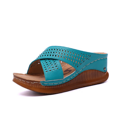 Mules Croisées en Cuir Évidé