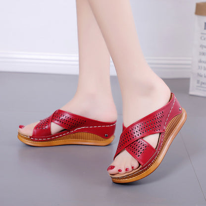 Mules Croisées en Cuir Évidé
