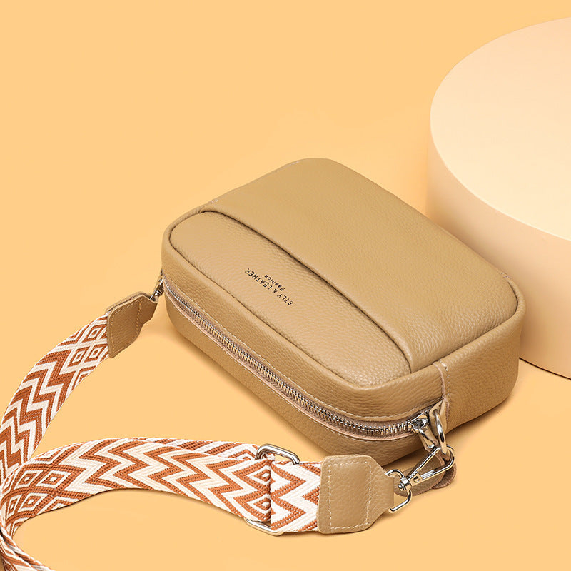 Sac carré chic brodé &amp; bandoulière colorée